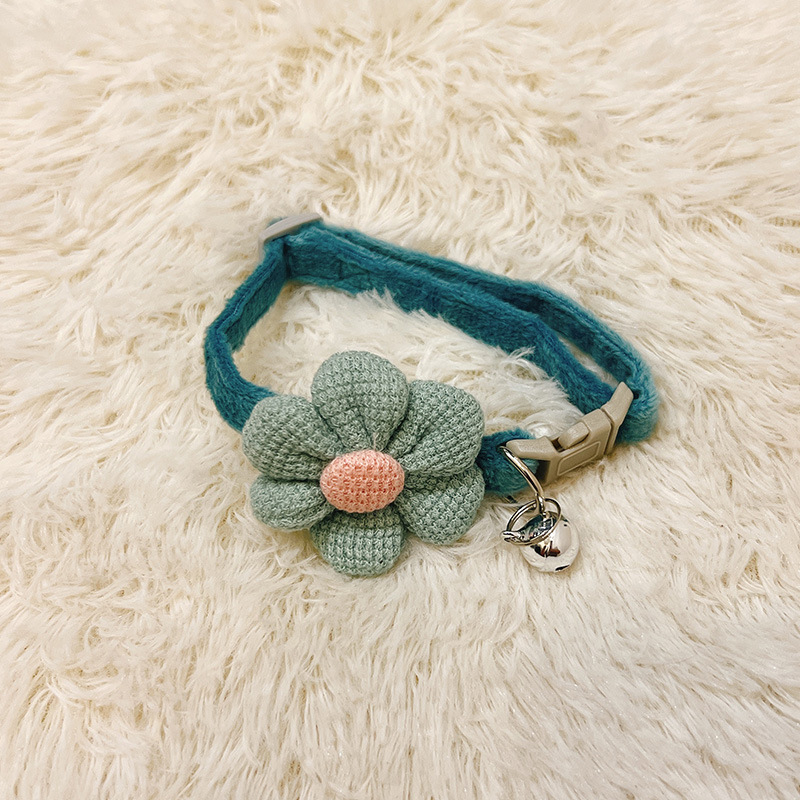 Adjustable Flower Bow Cat Collar for Kittens and Small Dogs