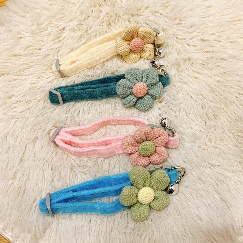 Adjustable Flower Bow Cat Collar for Kittens and Small Dogs