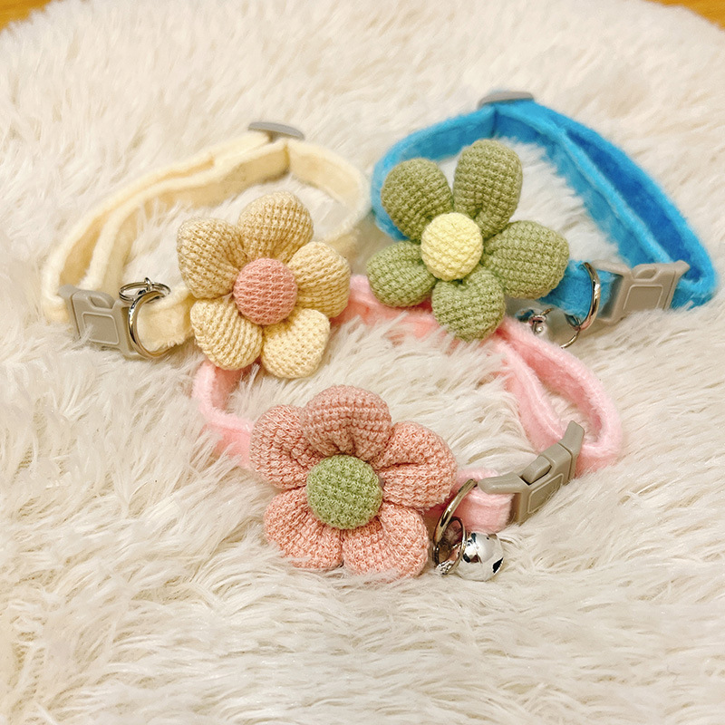 Adjustable Flower Bow Cat Collar for Kittens and Small Dogs