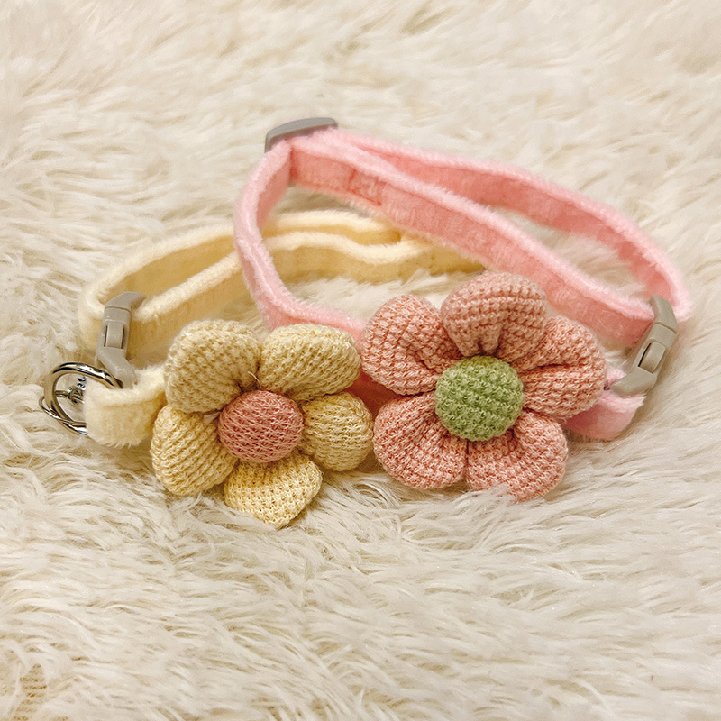 Adjustable Flower Bow Cat Collar for Kittens and Small Dogs