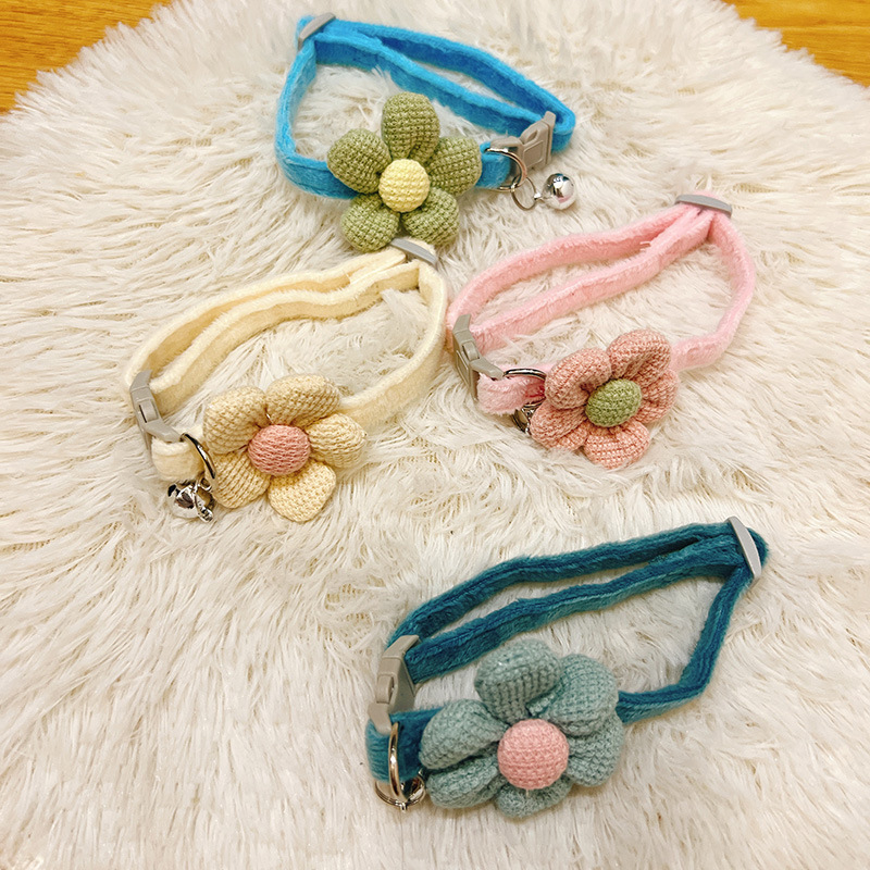 Adjustable Flower Bow Cat Collar for Kittens and Small Dogs
