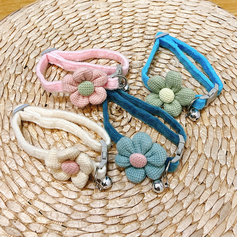 Adjustable Flower Bow Cat Collar for Kittens and Small Dogs